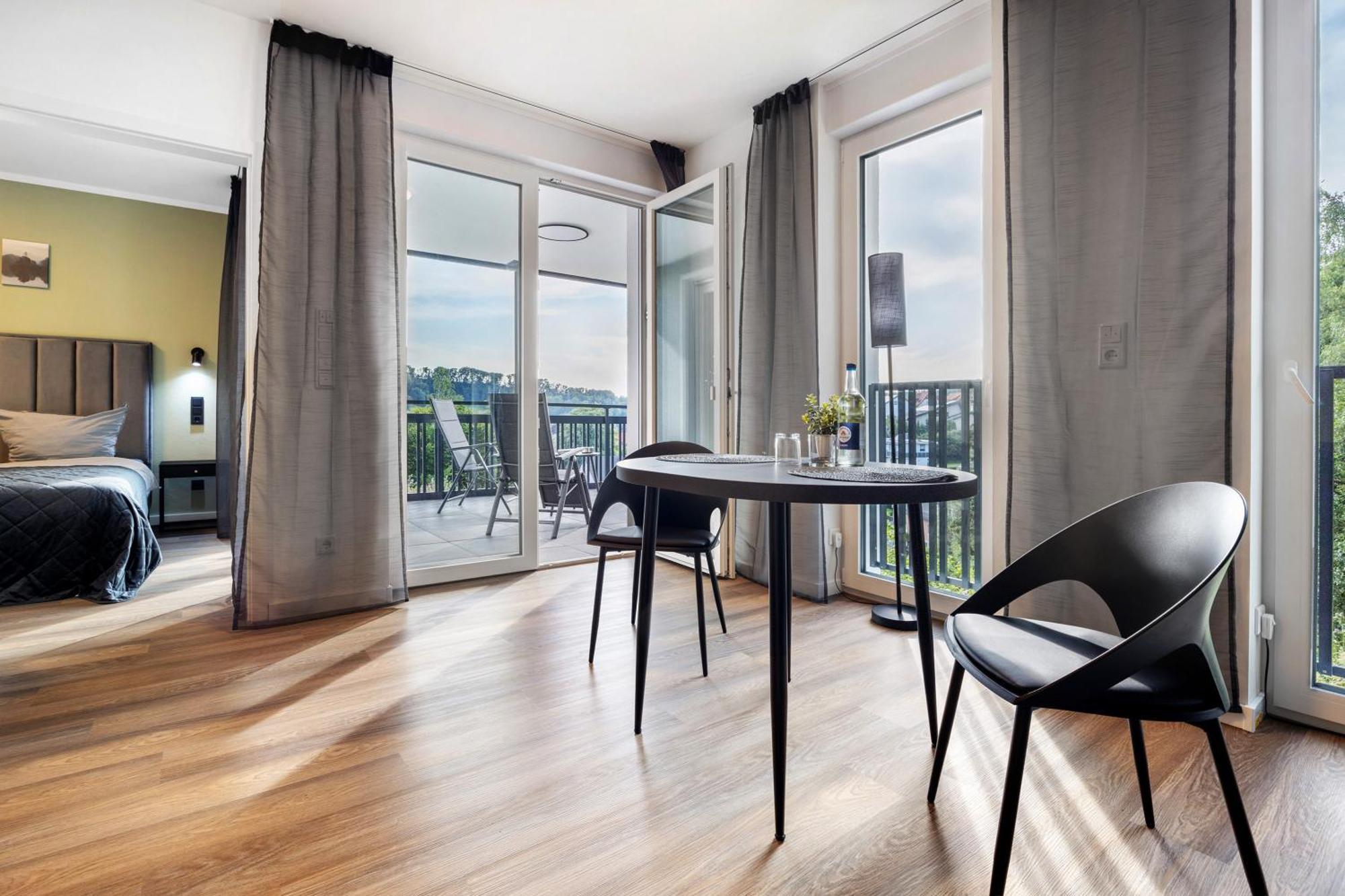 Apartment Egge 7g Viaduktblick, Balkon Altenbeken